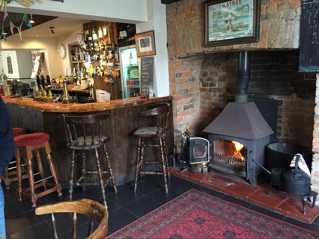 Red Lion Inn Sidbury Esterno foto
