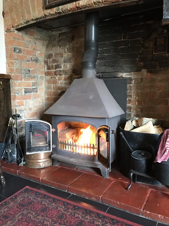 Red Lion Inn Sidbury Esterno foto